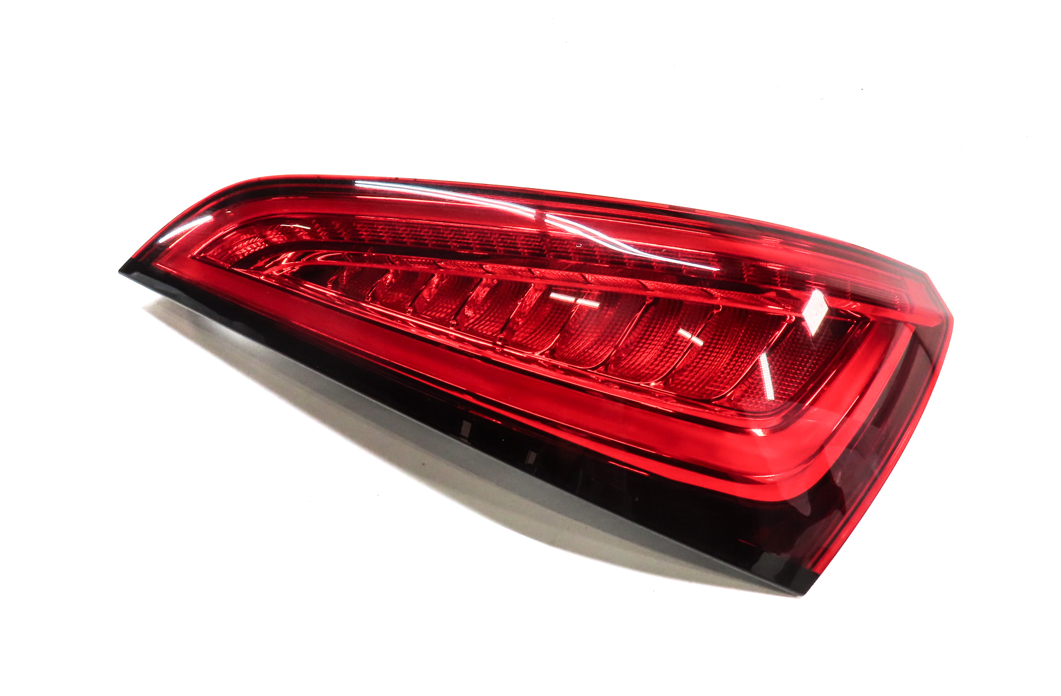 2013-2017 AUDI Q5 SQ5 (B8 8R) RIGHT PASSENGER TAILLIGHT BRAKE LIGHT LAMP (LED) — exact item pictured